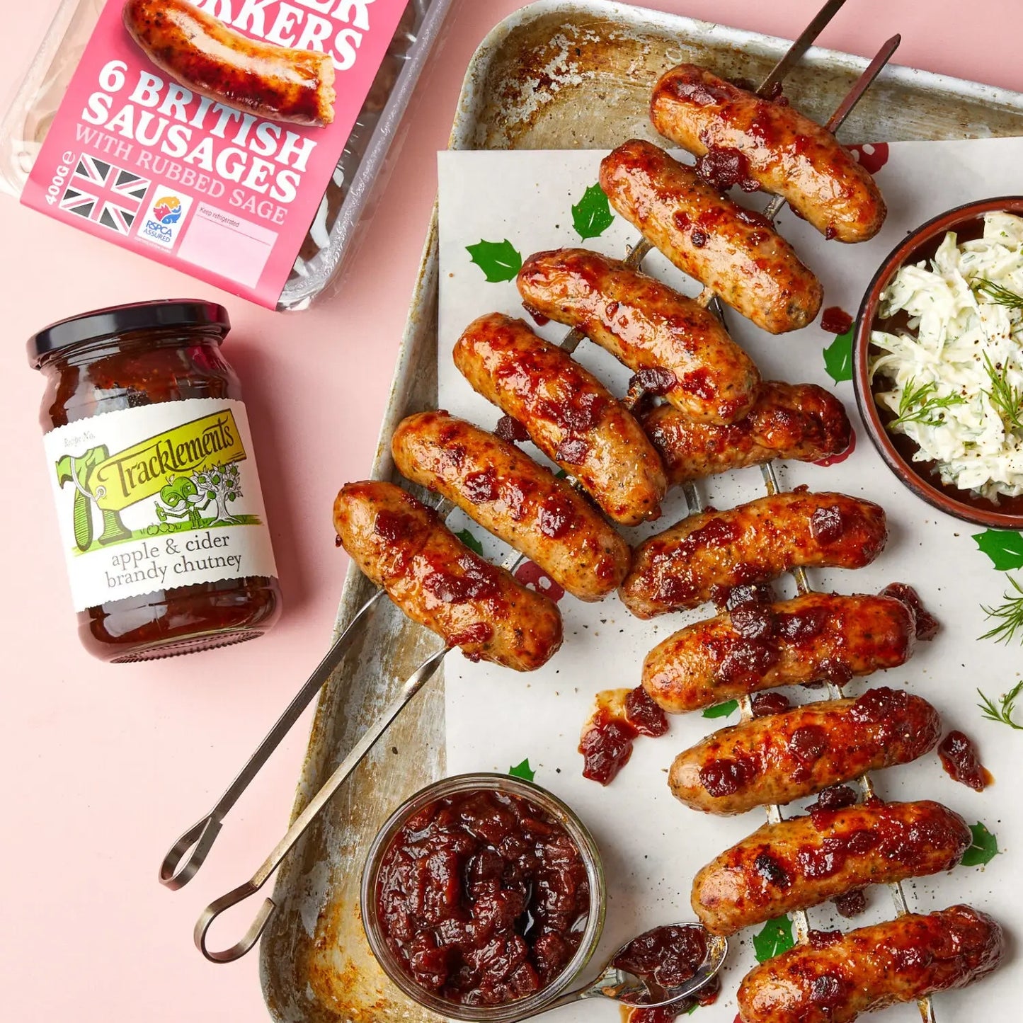 Englische Grillwürstchen am Spiess mit Apple & Cider Brandy Chutney von Tracklements