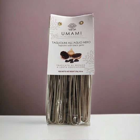 Tagliolini mit schwarzem Knoblauch von Umami