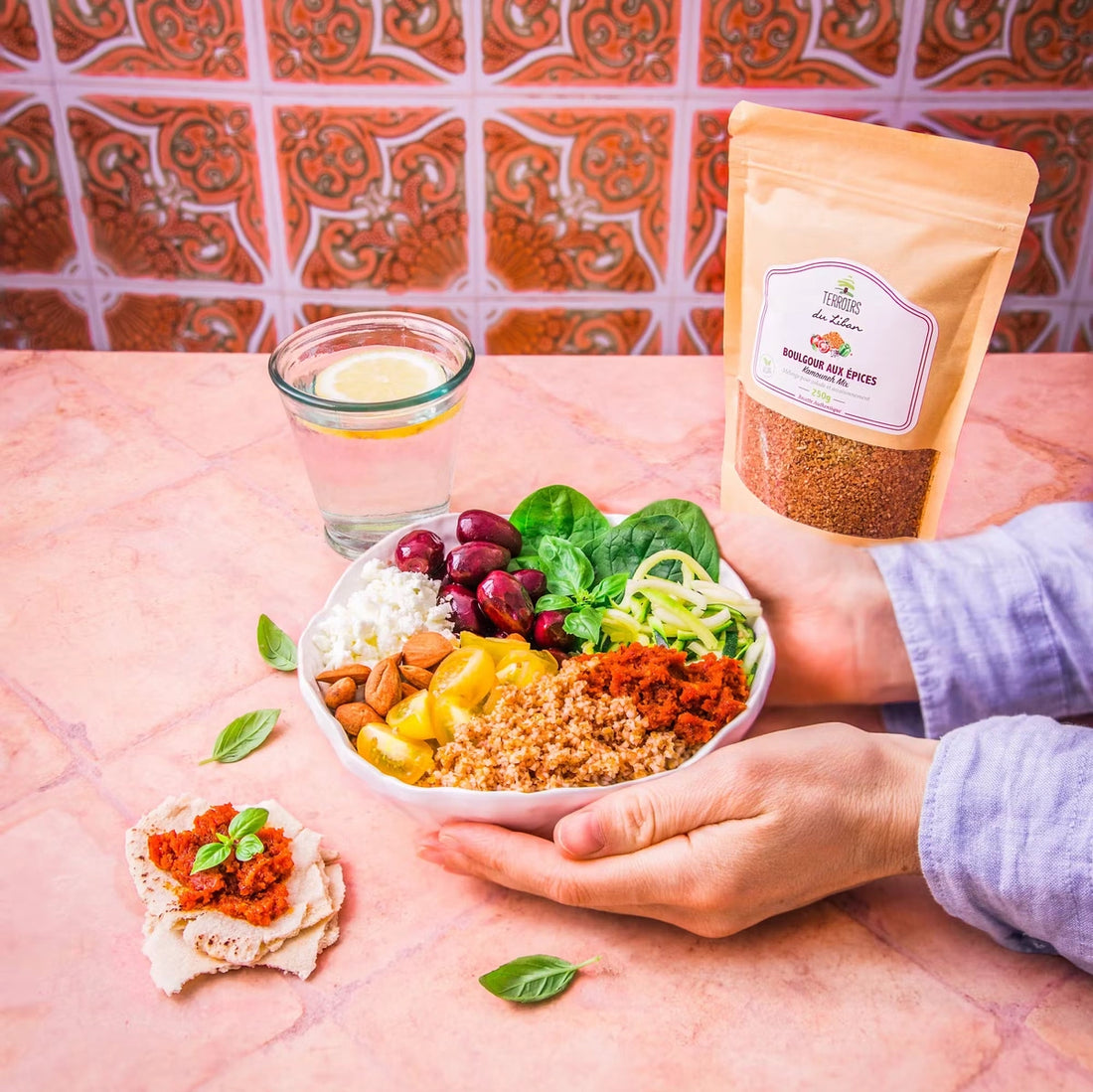 Kamouneh - Bulgur mit Gewürzen und frischem Gemüse