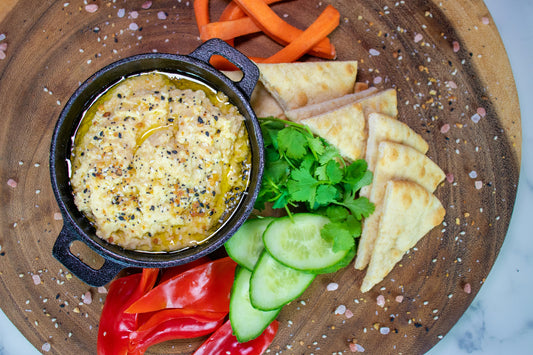 Honig-Feta Dip mit Pitabrot