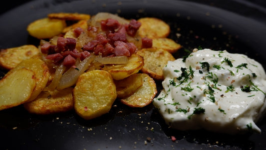 Ofenkartoffeln mit Wildkräutern aus Kreta und Tzatziki-Dip