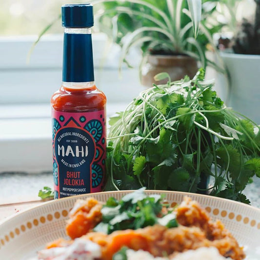 Bhut Jolokia Hot Pepper Sauce von MAHI mit Gericht