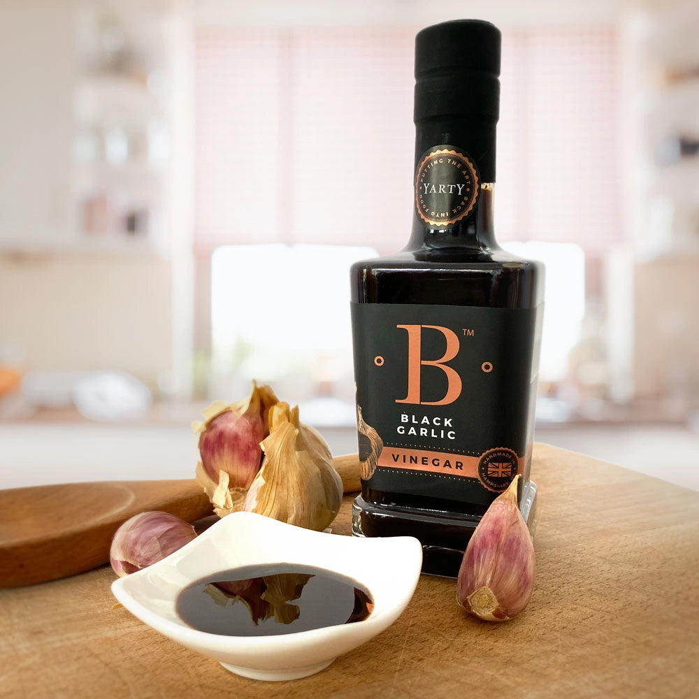 "B" Black Garlic Essig